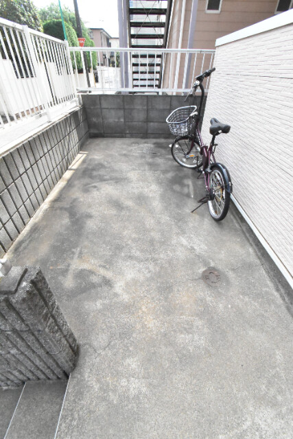 ��ʌ�����s�˒˓��Q���ڂ̃A�p�[�g�̂��̑�