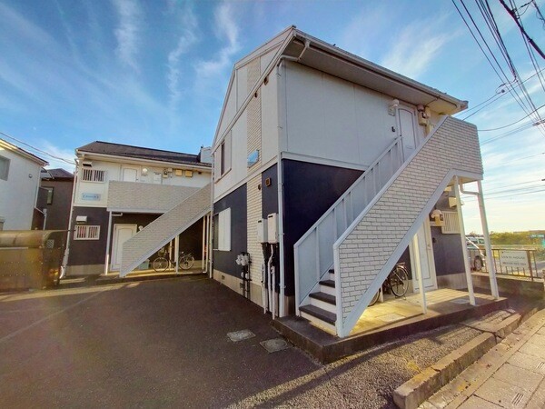 ��ʌ��������܎s��{��O���S����893-6�̃A�p�[�g�̌����O��