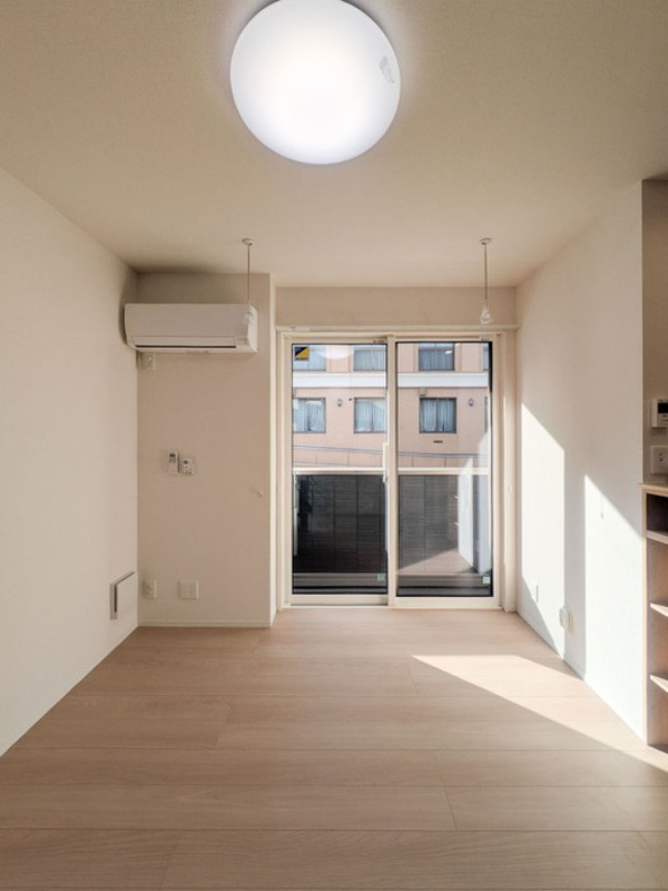 ��ʌ��z�J�s�o�˒��̃A�p�[�g�̋��ԁE���r���O