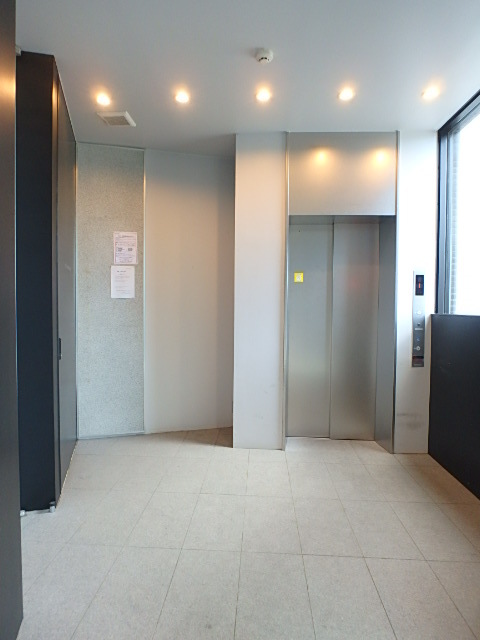 ��ʌ��������܎s��{��O���Q���ڂ̃}���V�����̃G���g�����X