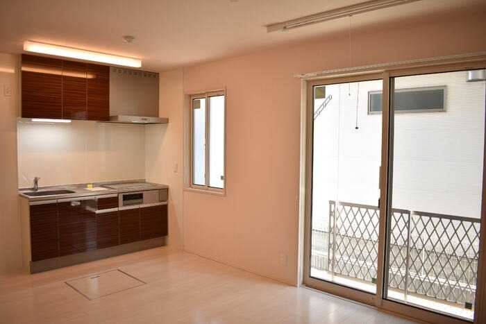 ��ʌ��@�c�s�n���S���ڂ̃A�p�[�g�̋��ԁE���r���O