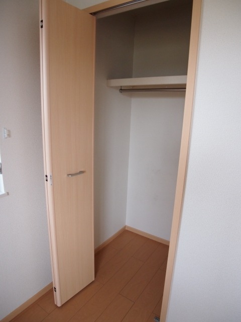 ��ʌ��k�����S�ɓޒ������j�S���ڂ̃A�p�[�g�̎��[