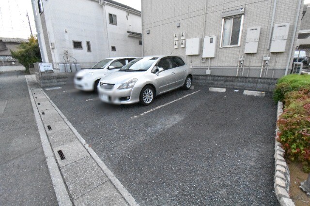 ��ʌ��@�c�s�n���S���ڂ̃A�p�[�g�̒��ԏ�