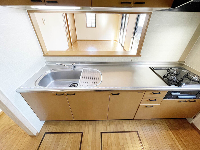 ��ʌ��������܎s�΋�n��Q���ڂ̈�ˌ��ẴL�b�`��