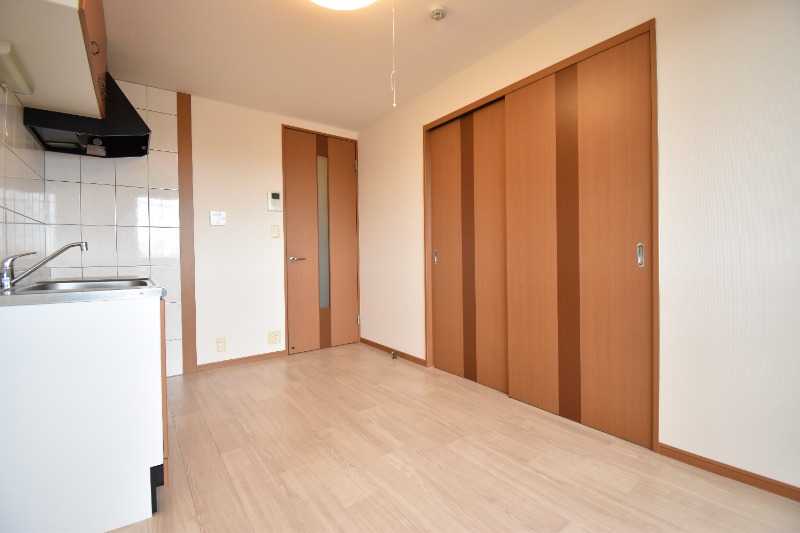 ��ʌ�����s�厚������̃}���V�����̋��ԁE���r���O