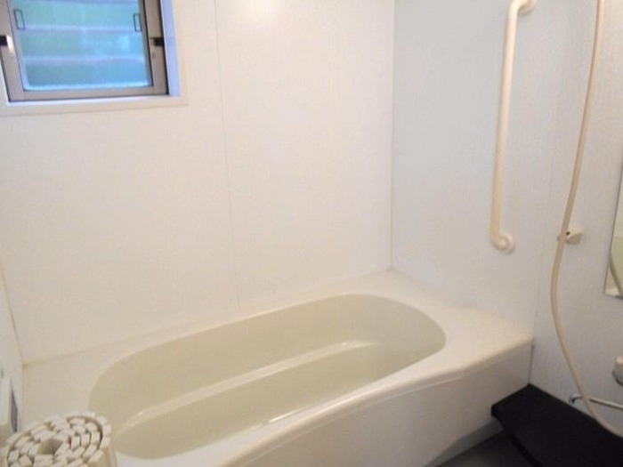 ��ʌ��������܎s�΋�厚�����̃e���X�n�E�X�̃o�X