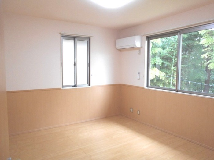 ��ʌ��������܎s�΋�厚�����̃e���X�n�E�X�̂��̑������E�X�y�[�X