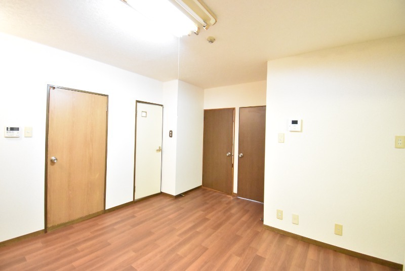 ��ʌ�����s�k����R���ڂ̃}���V�����̂��̑������E�X�y�[�X