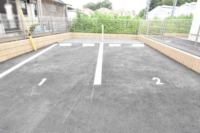 ��ʌ��������܎s������厚�@���̃A�p�[�g�̒��ԏ�