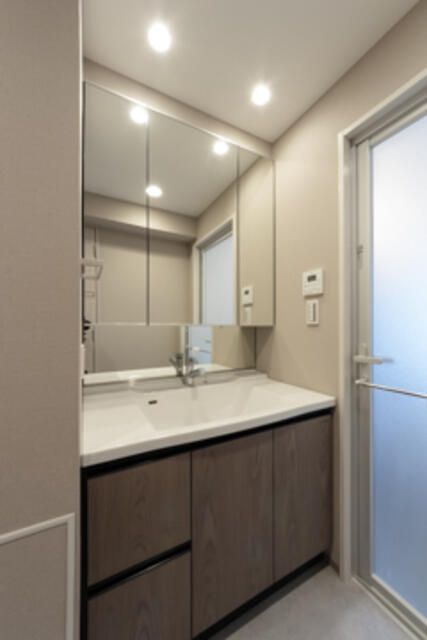 ��ʌ��������܎s��{����ؒ��Q���ڂ̃}���V�����̐��ʏ�