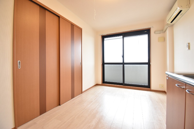 ��ʌ�����s�厚������̃}���V�����̋��ԁE���r���O