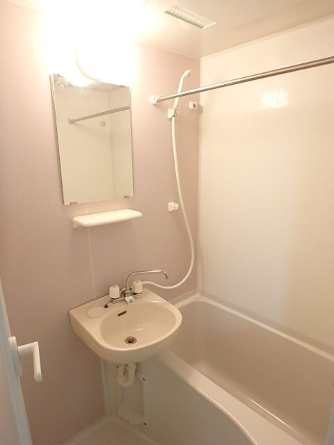 ��ʌ��������܎s��{��听���P���ڂ̃A�p�[�g�̃o�X