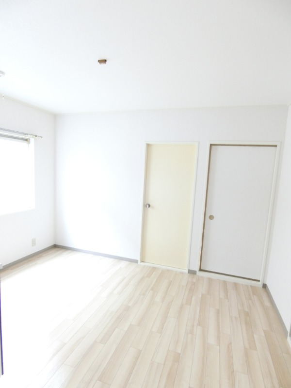 ��ʌ��������܎s����厚�w��̃A�p�[�g�̋��ԁE���r���O