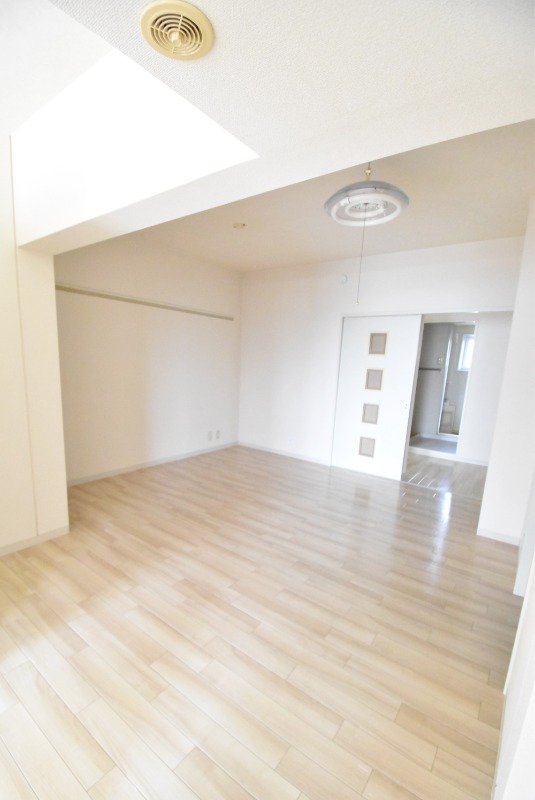 ��ʌ��������܎s�΋�Ō��R���ڂ̃}���V�����̋��ԁE���r���O