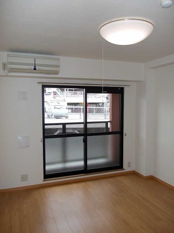 ��ʌ������s�h���R���ڂ̃}���V�����̋��ԁE���r���O