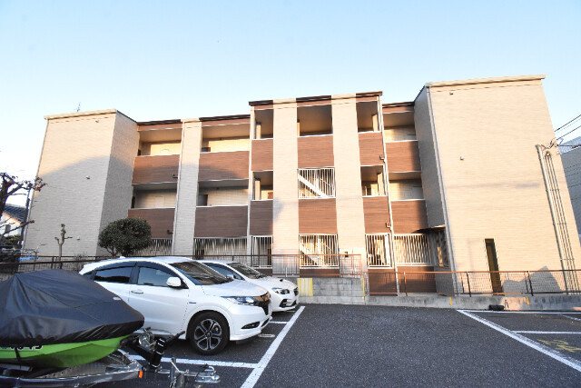 ��ʌ��������܎s��{��V�����Q����756�̃A�p�[�g�̌����O��