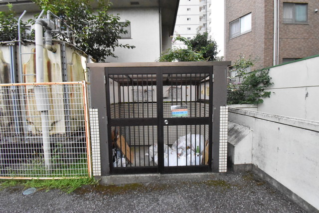 ��ʌ��������܎s�Y�a���ՂR���ڂ̃}���V�����̂��̑�