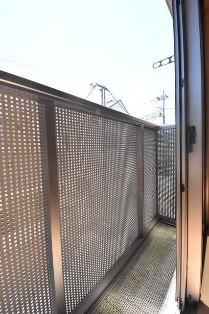 ��ʌ��������܎s�������˂T���ڂ̃A�p�[�g�̃o���R�j�[