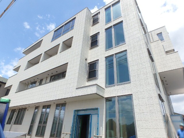 ��ʌ��������܎s������厚�쒆��226-1�̃}���V�����̌����O��