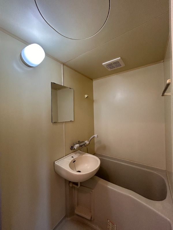 ��ʌ��������܎s�k��听���S���ڂ̃}���V�����̃o�X