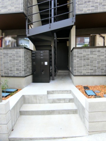 ��ʌ��������܎s���搼�x�W���ڂ̃A�p�[�g�̃G���g�����X