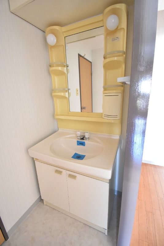 ��ʌ��������܎s�Y�a��؍�R���ڂ̃}���V�����̐��ʏ�