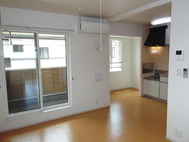 ��ʌ�����s�厚�����̃A�p�[�g�̋��ԁE���r���O