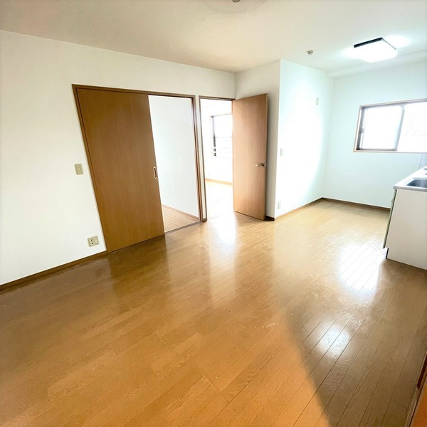 ��ʌ������s���]�R���ڂ̃}���V�����̋��ԁE���r���O