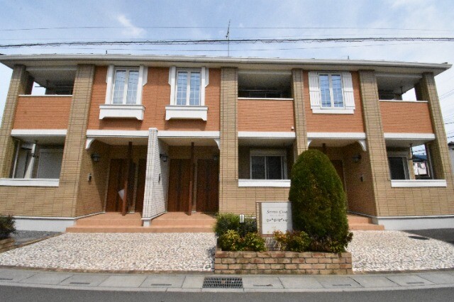 ��ʌ�����s�厚�����̃A�p�[�g�̃G���g�����X