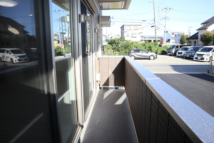 ��ʌ�����s�厚���̃A�p�[�g�̃o���R�j�[