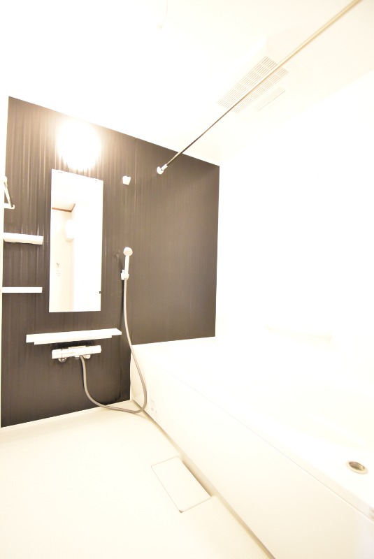 ��ʌ�����s�厚�v���q��V�c�̃A�p�[�g�̃o�X