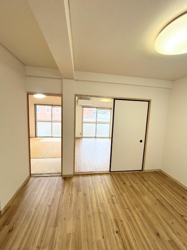 ��ʌ��������܎s�k����i���Q���ڂ̃A�p�[�g�̋��ԁE���r���O