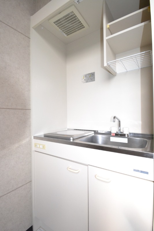 ��ʌ��������܎s��������u�Q���ڂ̃A�p�[�g�̃L�b�`��