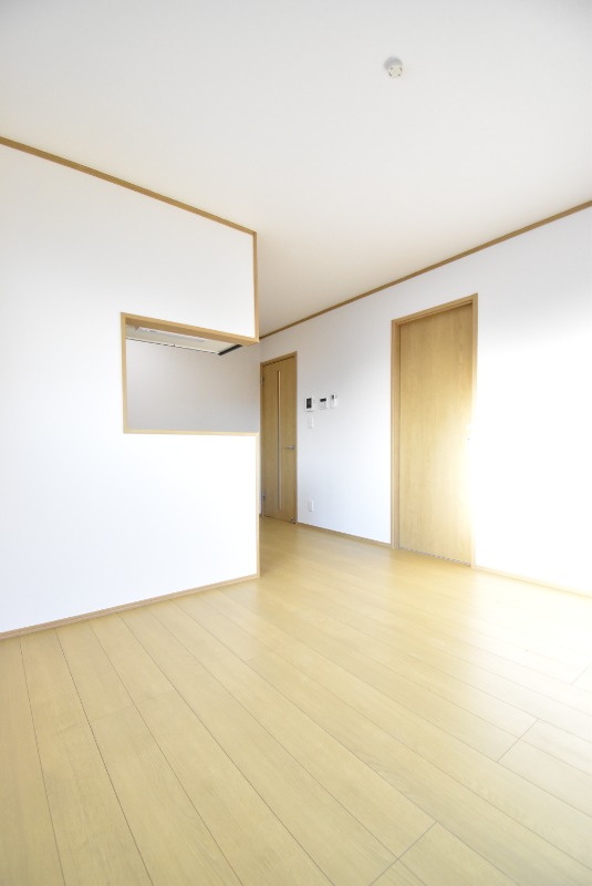 ��ʌ�����s�厚�v���q��V�c�̃A�p�[�g�̋��ԁE���r���O