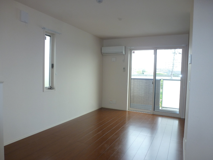 ��ʌ�����s�厚�ؑ]�C�̃A�p�[�g�̋��ԁE���r���O