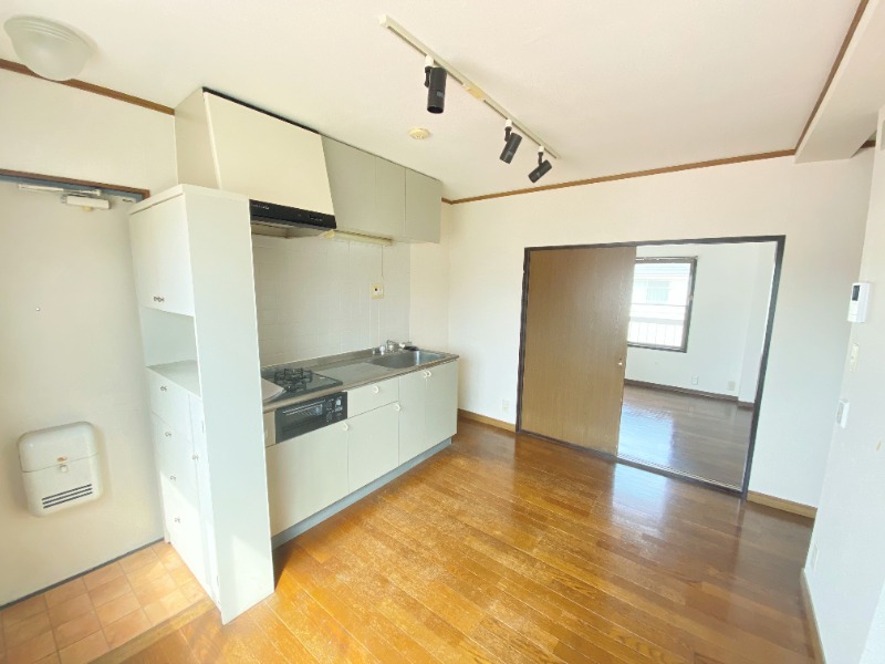 ��ʌ��������܎s��捪�݂S���ڂ̃}���V�����̋��ԁE���r���O