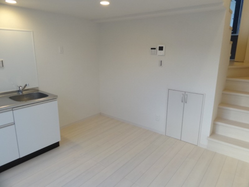 ��ʌ��������܎s�k����i���R���ڂ̃A�p�[�g�̋��ԁE���r���O