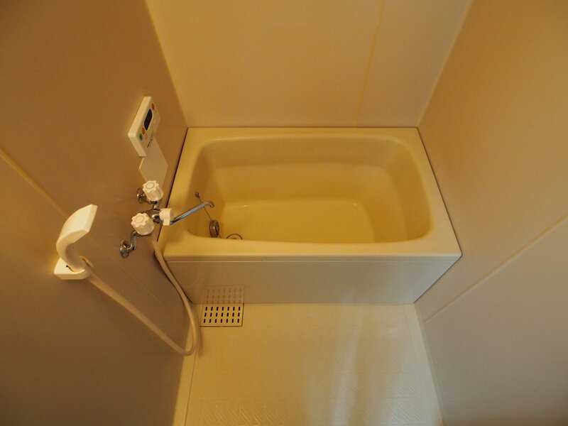 ��ʌ��������܎s�΋�厚�����̃e���X�n�E�X�̃o�X