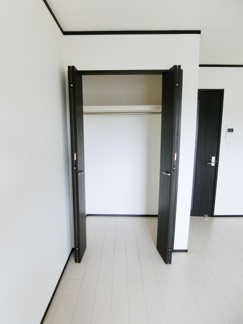 ��ʌ��������܎s�΋�厚����c�̃A�p�[�g�̎��[