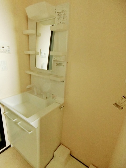 ��ʌ��������܎s�΋�厚����c�̃A�p�[�g�̐��ʏ�