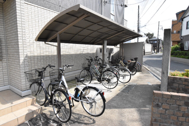 ��ʌ�����s�厚���s�̍��݂̃A�p�[�g�̂��̑�