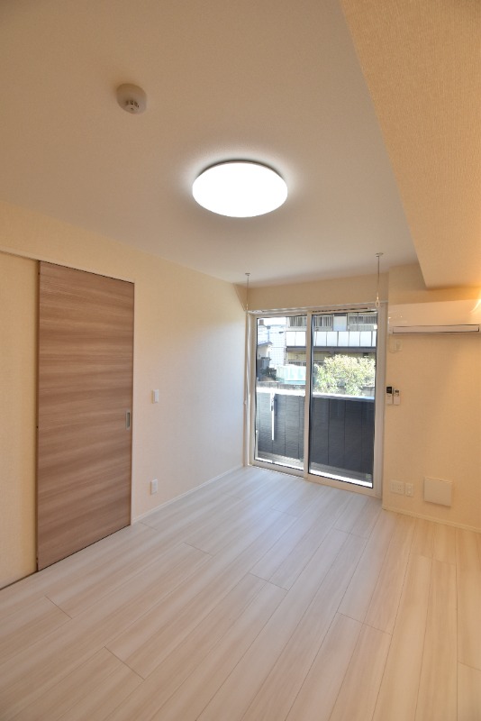 ��ʌ��������܎s����厚�w��̃A�p�[�g�̋��ԁE���r���O