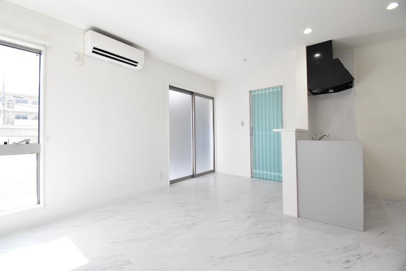 ��ʌ�����s������S���ڂ̃A�p�[�g�̋��ԁE���r���O