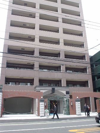 ��ʌ��������܎s��{�扺���P���ڂ̃}���V�����̌����O��