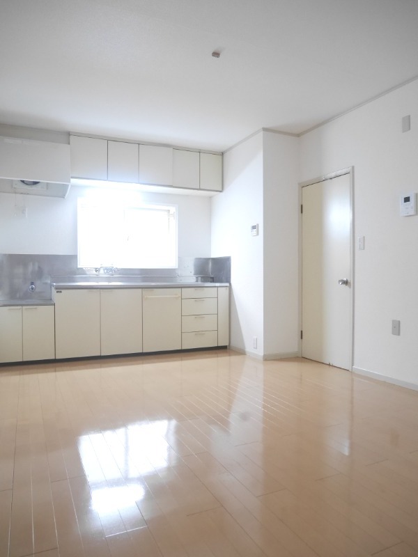 ��ʌ������s���P�O���ڂ̃A�p�[�g�̋��ԁE���r���O