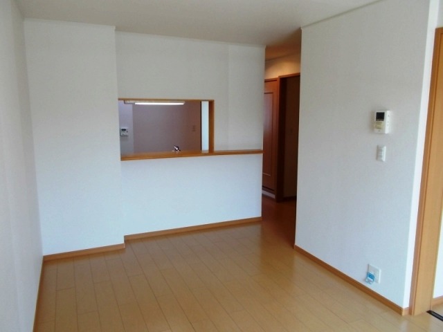 ��ʌ��k�����S�ɓޒ��厚�����̃A�p�[�g�̋��ԁE���r���O