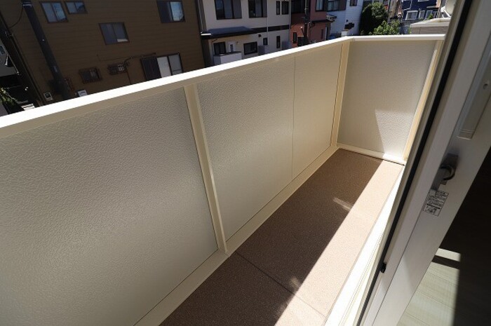 ��ʌ��������܎s�΋�厚�O���̃A�p�[�g�̃o���R�j�[