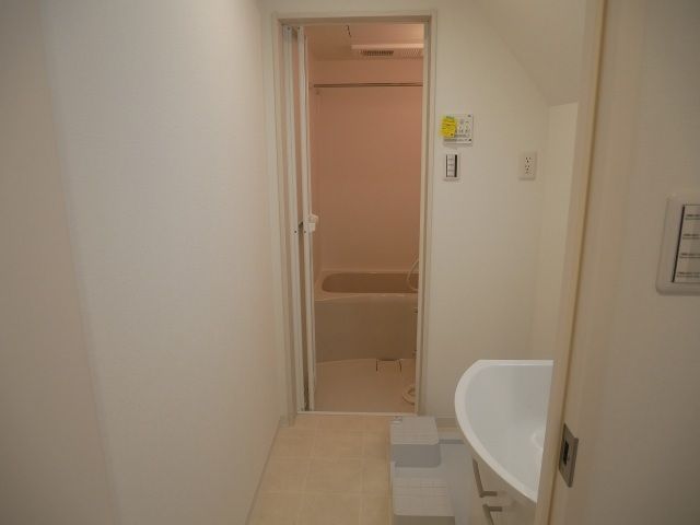 ��ʌ��������܎s�k����i���R���ڂ̃A�p�[�g�̐��ʏ�