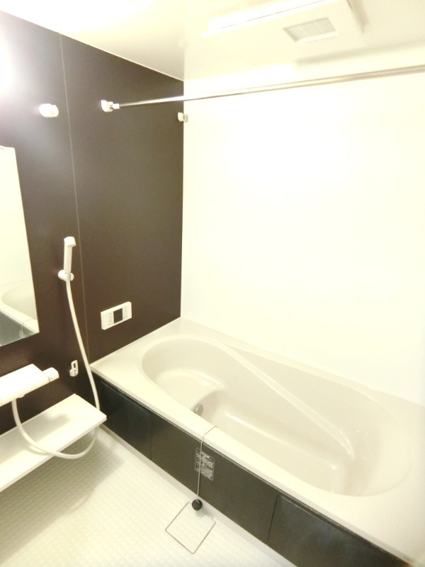 ��ʌ��z�J�s���C�N�^�E���U���ڂ̃A�p�[�g�̃o�X