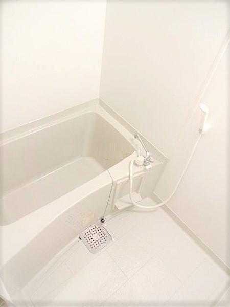 ��ʌ��������܎s�Y�a���؍�R���ڂ̃A�p�[�g�̃o�X